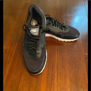 Womens Air Max Ultra Essential Black 9.5